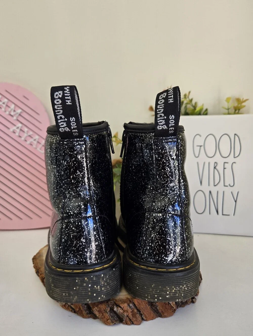 Dr Martens 1460 J Lila Cosmic Glitter Boots Girls Size 3 US Black Color